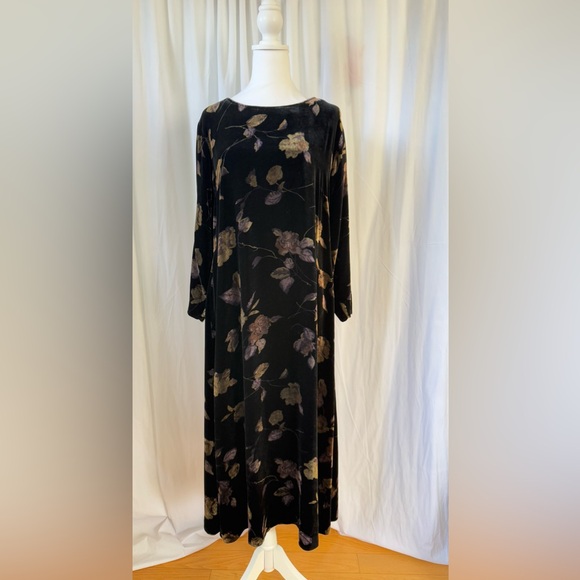 Kiko Dresses & Skirts - Kiko vintage long suede floral dress. Size M/ 22